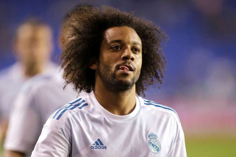 Marcelo se aquece antes de partida do Real Madrid contra o Deportivo La Coruña pelo Campeonato Espanhol
20/08/2017 REUTERS/Miguel Vidal