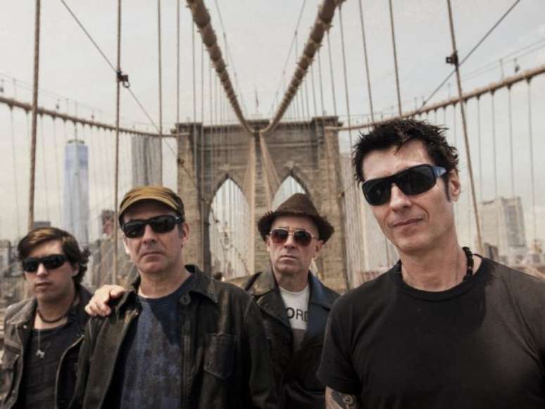 Liderada pelo en&eacute;rgico Dinho Ouro Preto, a banda Capital Inicial abre o Palco Mundo do &uacute;ltimo dia do Rock in Rio, em 24 de setembro