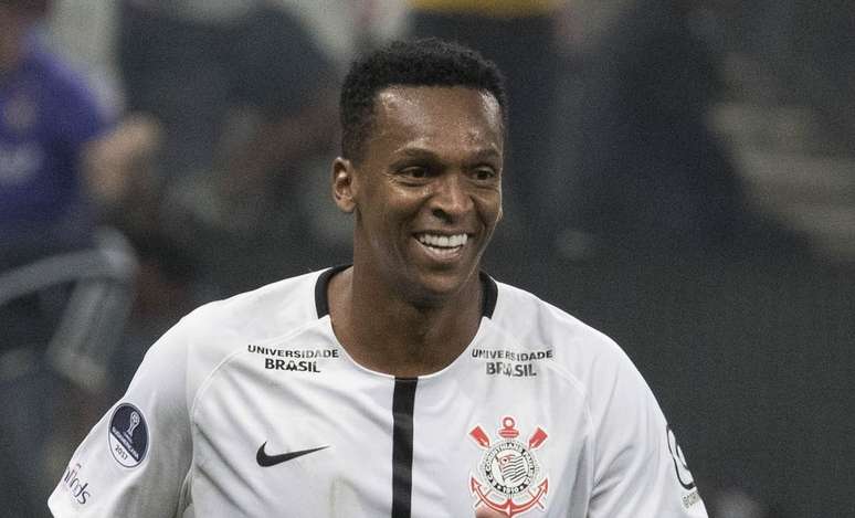 Jô tem contrato com o Corinthians até dezembro de 2018, mas diz que avaliaria qualquer proposta que chegasse nesse período.