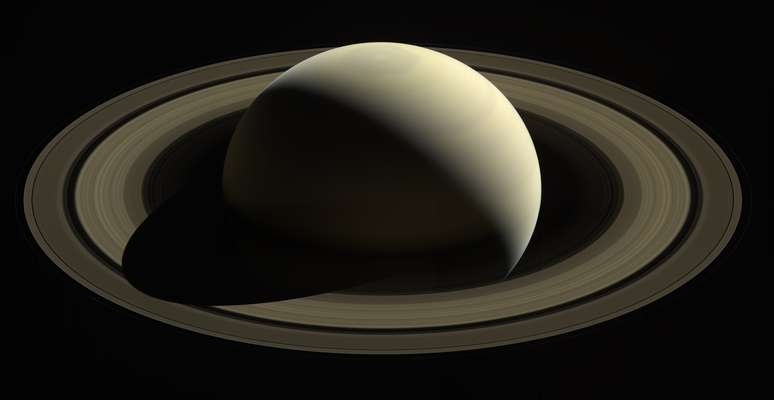 Imagem de Saturno realizada pela sonda Cassini