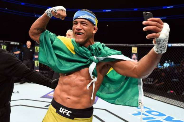 Durinho se recuperou de derrota para compatriota Reprodução Facebook UFC