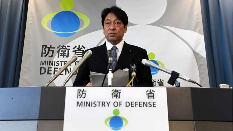 Foto do ministro da defesa japonês, Itsunori Onodera.