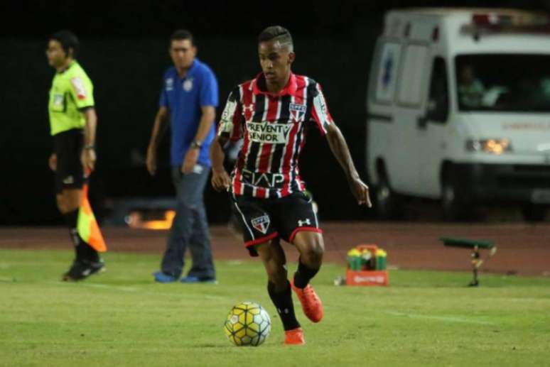 Paulo Bóia foi para o banco de reservas no último jogo e vive expectativa (Foto: Igor Amorim/saopaulofc.net)