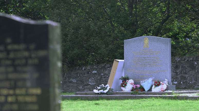 Memorial no cemitério