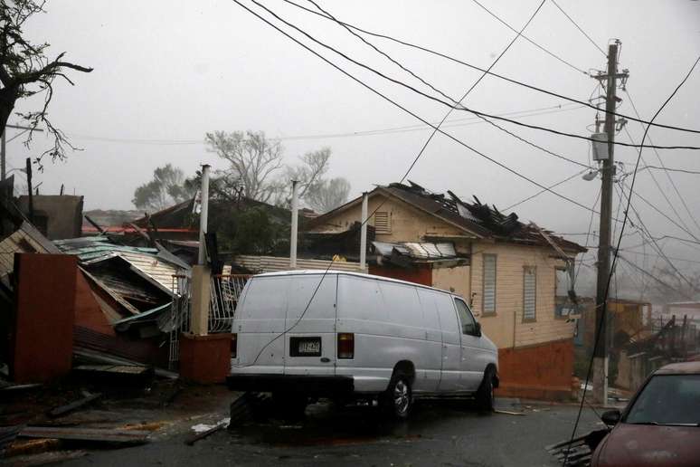 Dano em &aacute;rea atingida por furac&atilde;o Maria em Guayama, Porto Rico
 20/9/2017    REUTERS/Carlos Garcia Rawlins