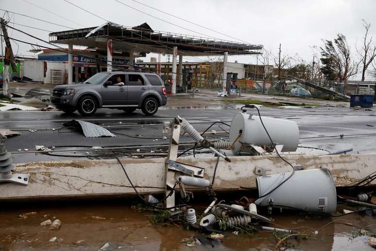 Instalações elétricas danificadas em área afetada pelo furacão Maria em Guayama, Porto Rico 20/09/2017 REUTERS/Carlos Garcia Rawlins