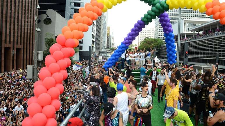 A Parada Gay de 2017 em São Paulo teve como tema "estado laico" Foto: Agência Brasil 