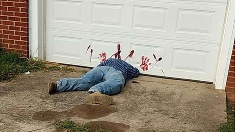A polícia foi ao local investigar o suposto morto. Foto: Greene County Sheriff's Department/Facebook 