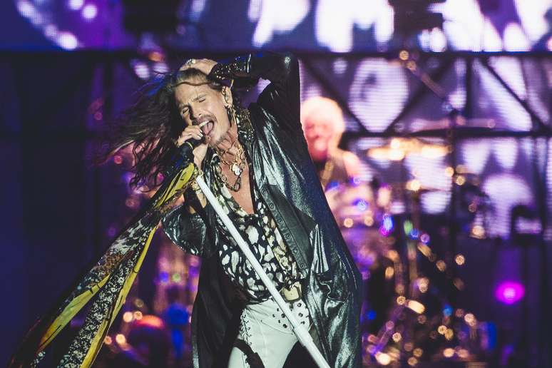 Steven Tyler comandou o Aerosmith no principal show do Rock in Rio na noite dessa quinta-feira, embalando os vários hits da banda como 'Dream On', 'Cryin' e 'Crazy'.