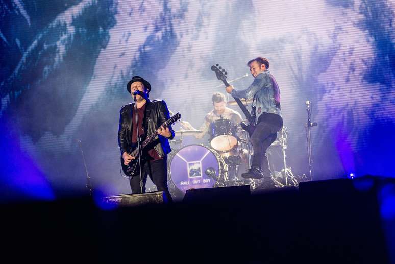 O Fall Out Boy levou um pouco do som punk para o Rock in Rio e fez o público pular no Palco Mundo.