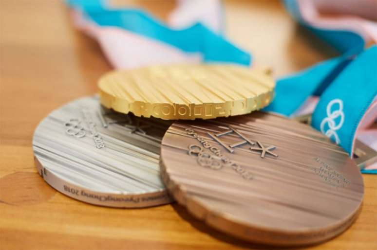 As medalhas para os Jogos de PyeongChang-2018 foram apresentadas esta semana (Foto: Divulgação)