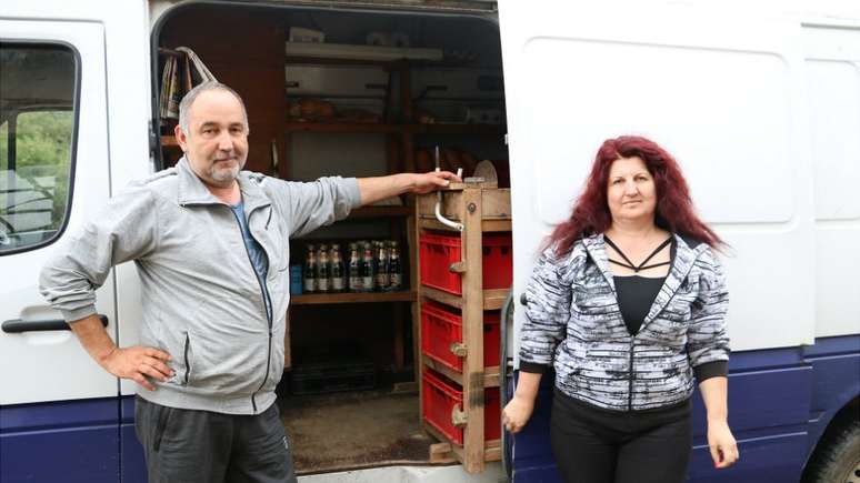 Atanas e Lili vendem mantimentos nas vilas esvaziadas da Bulgária 