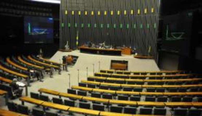 Sem quorum, Câmara adia novamente leitura da denúncia contra o presidente Temer()