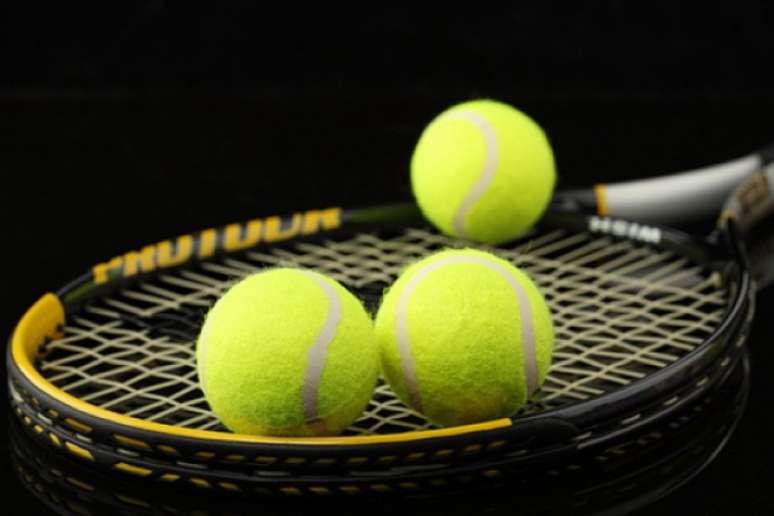 Aplicativo promete agilizar a busca de quadras por praticantes de tênis StockPhoto