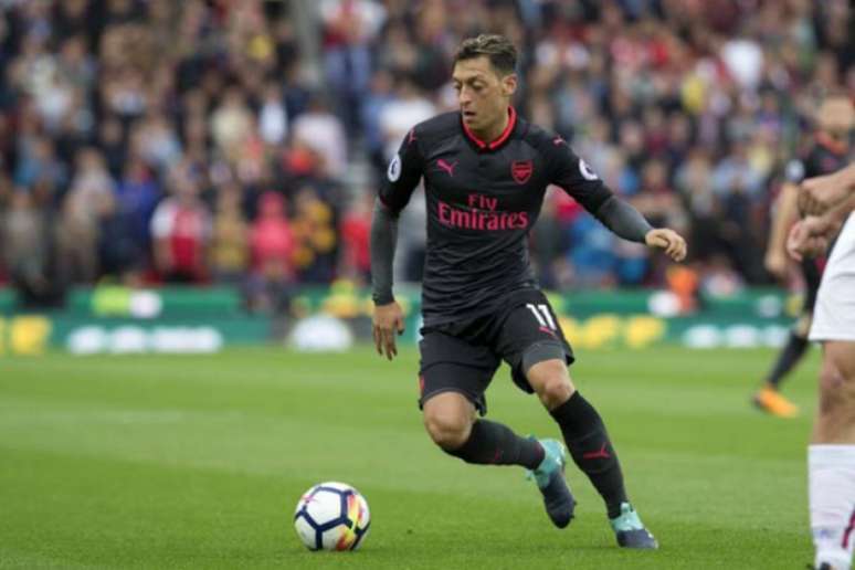 Özil pode deixar o Arsenal na janela de janeiro (Foto: ROLAND HARRISON / AFP)