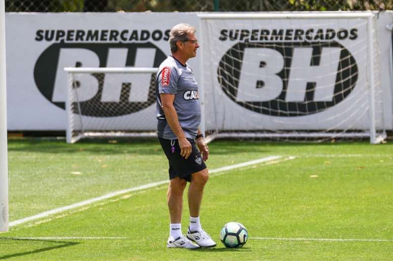 Oswaldo segue preparando Atlético para a sua estreia - Foto: Bruno Cantini / Atlético