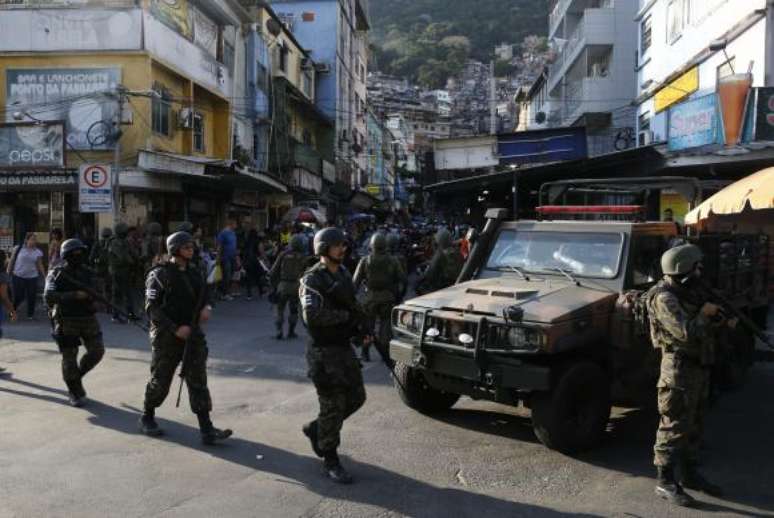 Rio de Janeiro - As Forças Armadas fizeram a segurança na Rocinha desde o último dia 17 e começaram hoje a deixar o local 