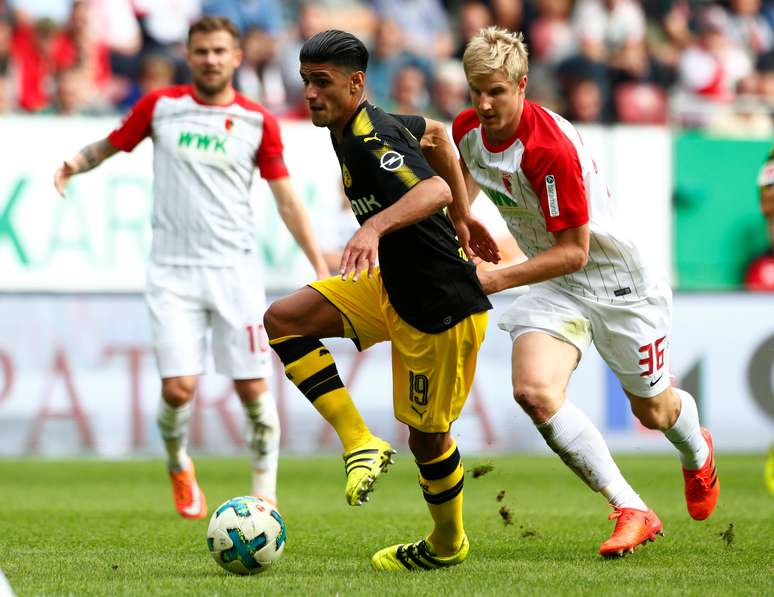 A partida começou muito agitada e o Borussia Dortmund abriu o placar aos quatro minutos. 