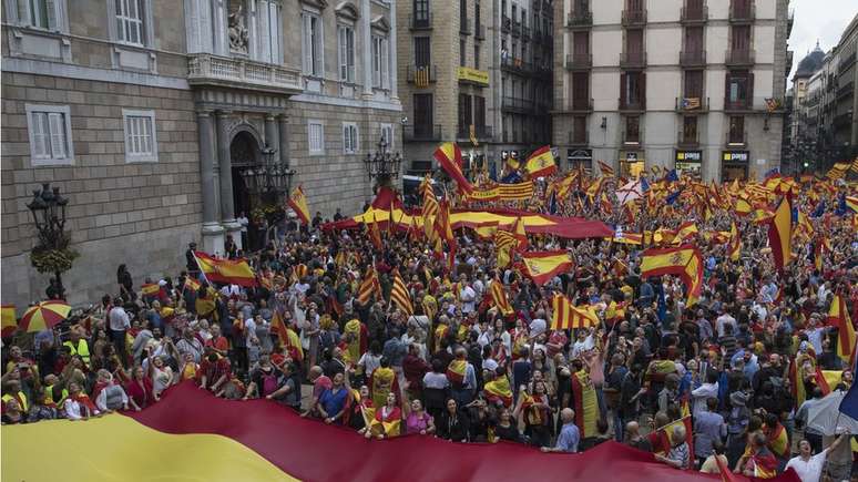 Manifestantes protestam em Barcelona