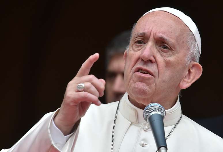 Papa Francisco, durante visita em Cesena, na Itália 01/10/2017 REUTERS/Alberto Lingria