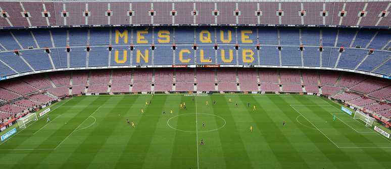 Barcelona enfrenta Las Palmas com est&aacute;dio vazio
 1/10/2017     REUTERS/Albert Gea