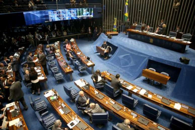 Sessão plenária do Senado para analisar decisão do STF que afasta o senador Aécio Neves 