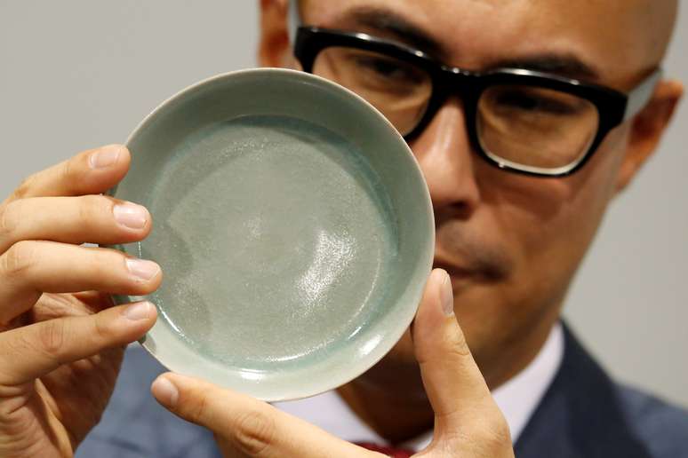 Vaso da dinastia chinesa Song quebra recorde ao ser vendido por U$37,7 mi em Hong Kong