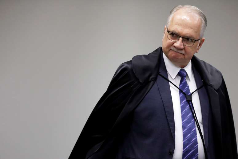 O ministro Edson Fachin, do Supremo Tribunal Federal, chega para sessão do STF em Brasília
03/10/2017
REUTERS/Ueslei Marcelino