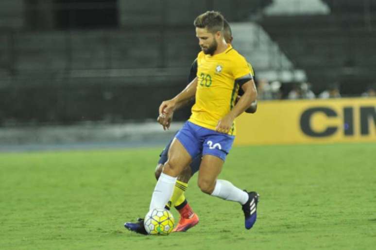 Meia do Fla está fora dos próximos dois jogos da Seleção (Foto: Marcelo Cortes/Fotoarena/Lancepress!)