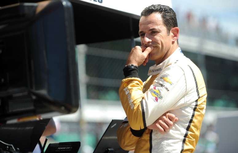 Piloto brasileiro H&eacute;lio Castroneves no circuito das 500 Milhas de Indian&aacute;polis 21/05/2017 Thomas J. Russo-USA TODAY Sports