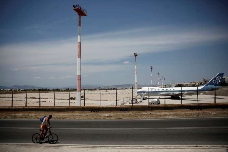 Terreno do antigo aeroporto de Hellenikon, em Atenas 16/072017 REUTERS/Costas Baltas