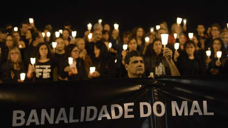 Manifestação em Niterói pede paz após morte do produtor cultural Rafael Lage; armas de fogo são responsáveis por cerca de 70% de homicídios no país | Foto: Fernando Frazão/Agência Brasil 