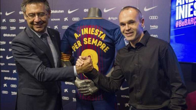 Iniesta estreou no time principal do Barcelona em 2002; meia chegou no clube em 1996, com 12 anos.