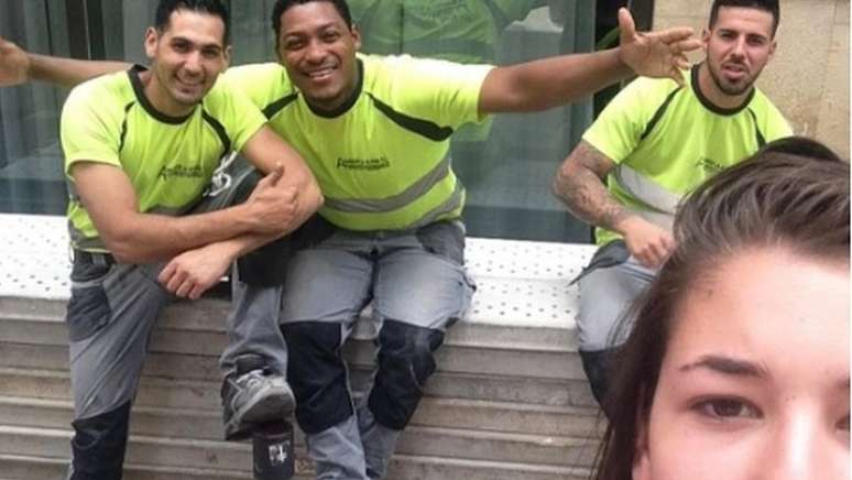 Holandesa Noa Jansma, de 20 anos, registrou imagens durante um m&ecirc;s; segundo ela, agressores ficaram 'orgulhosos' ao ouvirem pedido.