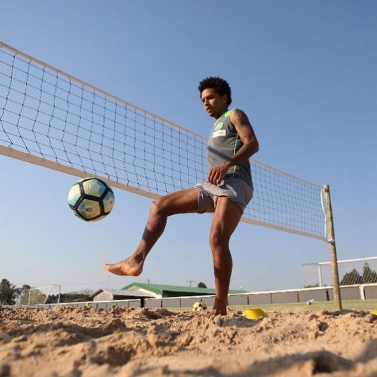 Após três meses de cirurgia no joelho esquerdo, Osman evolui em sua recuperação (Foto: Sirli Freitas/Chapecoense)