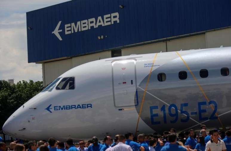 Protótipo do avião E195-E2, da Embraer, é visto em São José dos Campos, Brasil 
7/3/2017 REUTERS/Roosevelt Cassio