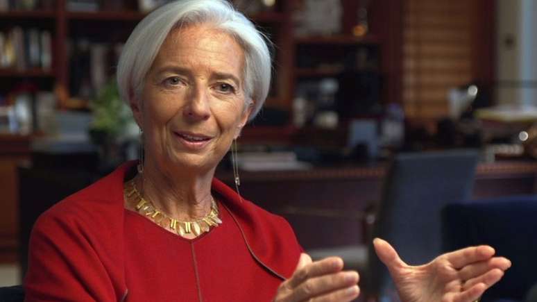 Para o FMI, comandado por Christine Lagarde, os brasileiros ainda não superaram os impactos de dois anos seguidos de recessão 