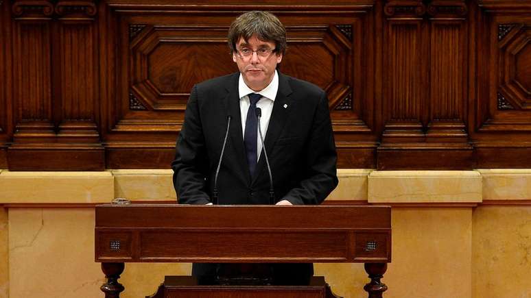 Carles Puidgemont no parlamento regional em Barcelona no dia 10 de outubro de 2017