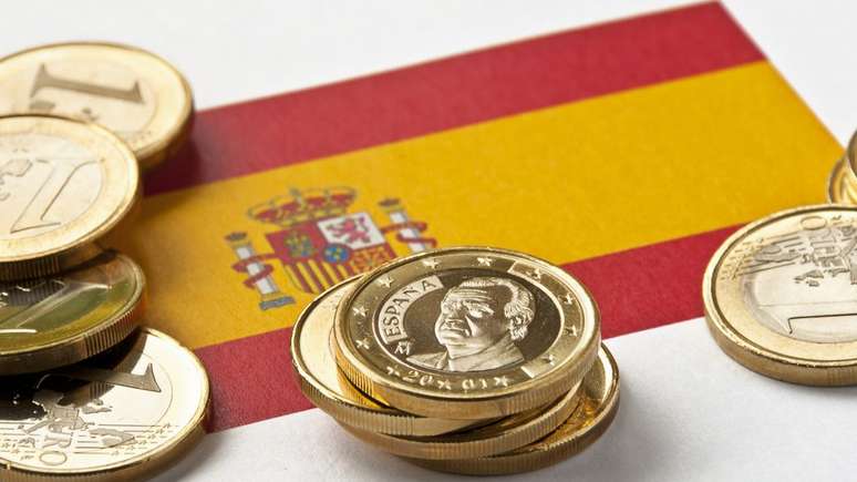 Bandeira espanhola com euros