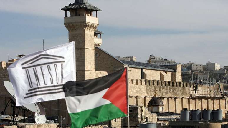 Bandeiras da Palestina e da Unesco