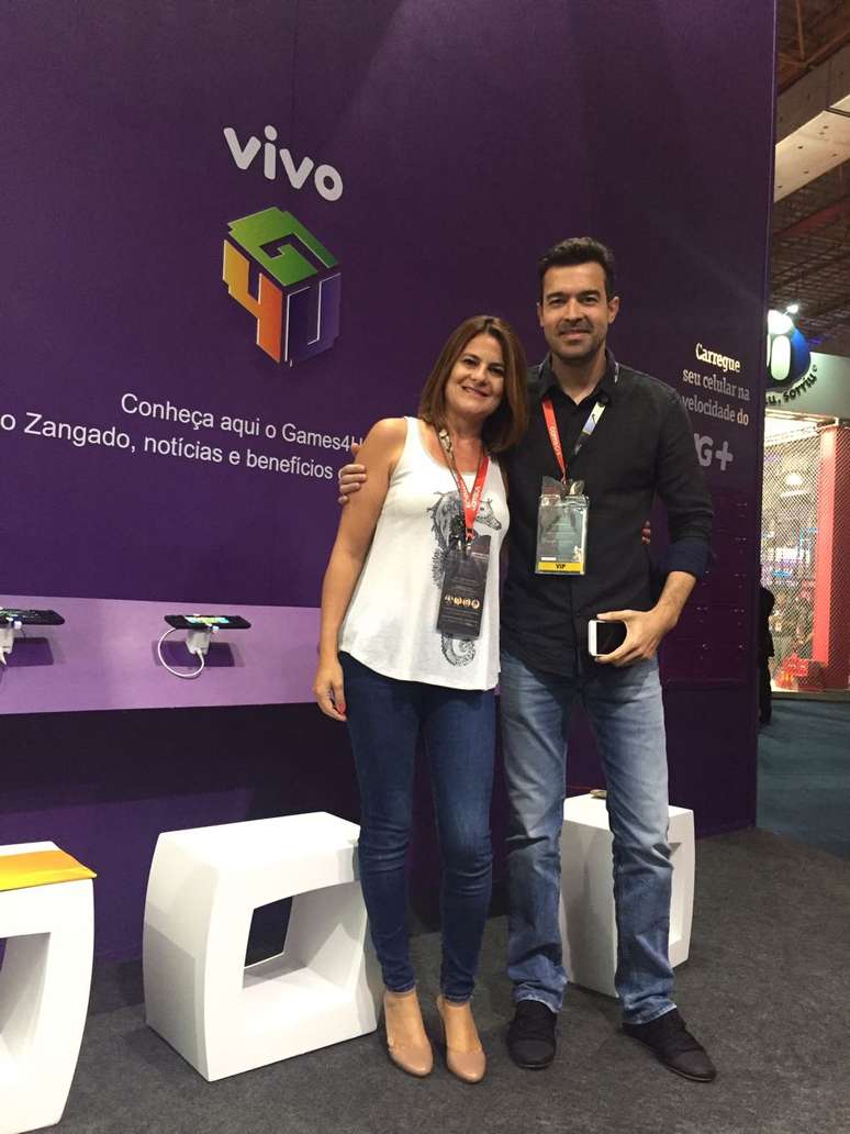 Carla Beltrão, Diretora de Negócios do Terra, e Fernando Luciano, Diretor de Serviços Digitais e Inovação da Vivo, lançaram o Games4U na Brasil Game Show