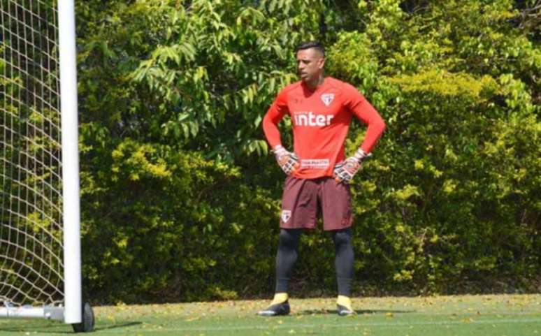 Goleiro acredita que a torcida continuará aliada do time mesmo fora do Morumbi (Foto: Felipe Espindola / SPFC)