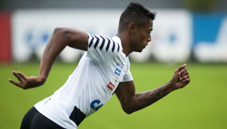 Bruno Henrique iniciou trabalhos de fisioterapia na última sexta-feira, no CT Rei Pelé (Foto: Ivan Storti /Santos FC)