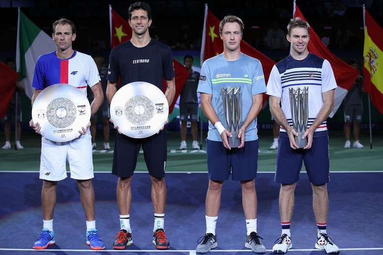 Marcelo Melo e Lukasz Kubot (esq.) foram derrotados na final em Xangai