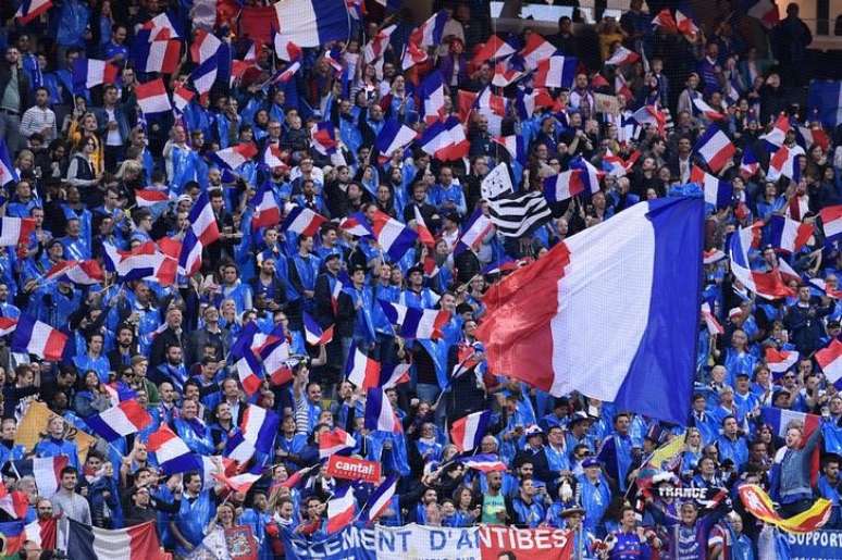 Torcida da Fran&ccedil;a durante jogo das Eliminat&oacute;rias da Copa em Estocolmo, Su&eacute;cia
9/6/2017  Marcus Ericsson/TT News Agency/via REUTERS