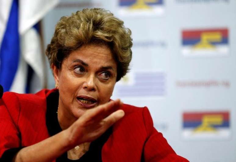 Ex-presidente Dilma Rousseff durante entrevista coletiva em Montevidéu
04/11/2016 REUTERS/Andres Stapff