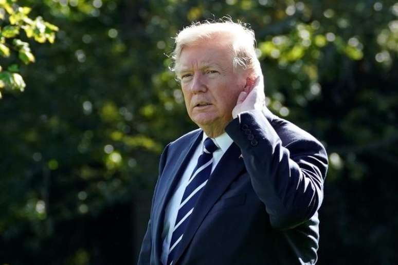 Presidente dos Estados Unidos, Donald Trump, escuta pergunta de jornalista na Casa Branca
16/10/2017 REUTERS/Yuri Gripas