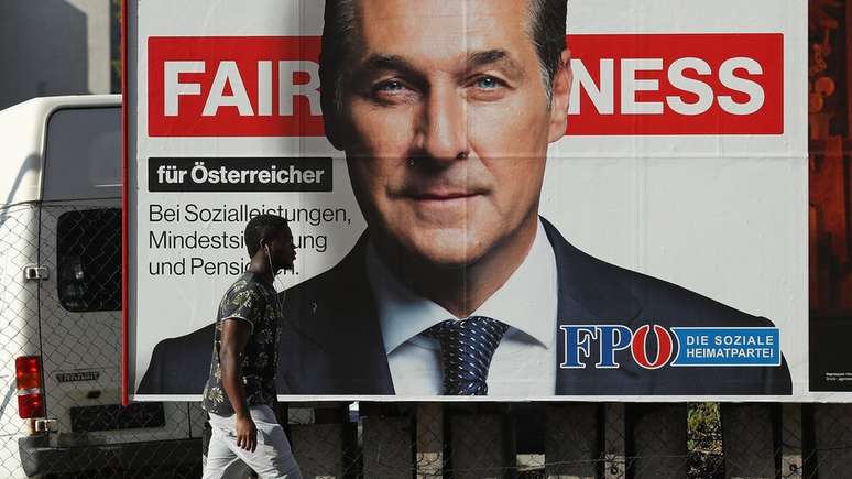 Líder do Partido da Liberdade, Heinz-Christian Strache, acusa Kurz de roubar suas propostas 