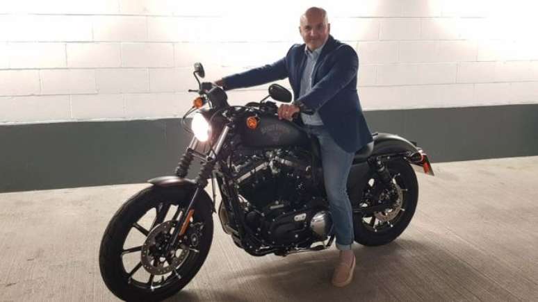 Davdra ganhou moto Harley Davidson de presente de esposa 