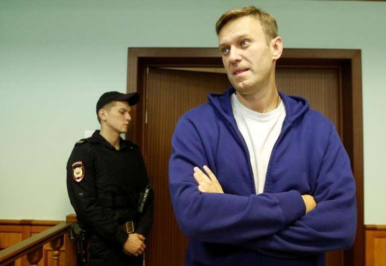 Opositor russo Alexei Navalny durante audiência em tribunal de Moscou
 6/10/2017    REUTERS/Maxim Shemetov